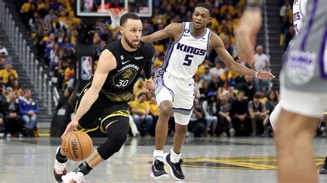 Kings vs. Warriors Predictions, Picks & Odds for Game 4: NBA Playoffs.
